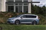 Chrysler Pacifica Hybrid Limited 2016 года